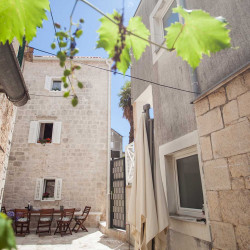 townhouse-lucia-trogir-center-8pax