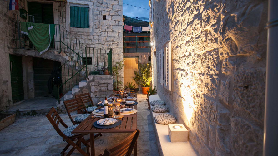 townhouse-lucia-trogir-center-8pax