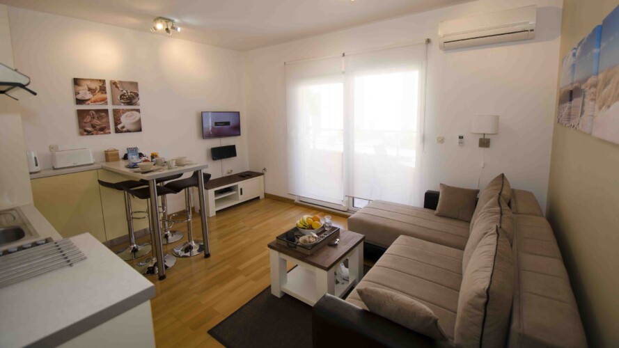 mala beach okrug gornji apartment 4pax (2)