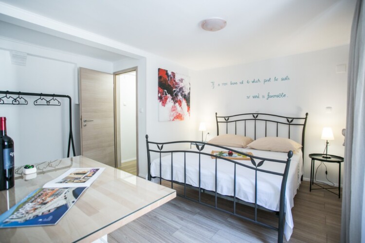 room-mendi-patio-trogir-2pax