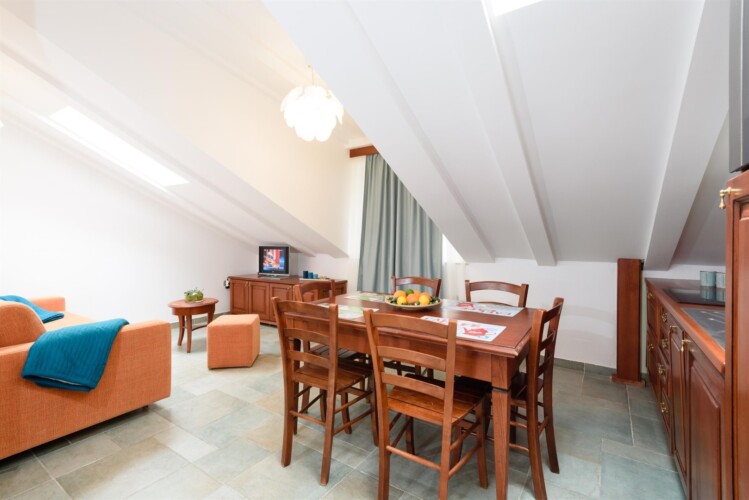 apartment meri trogir center 4pax 9