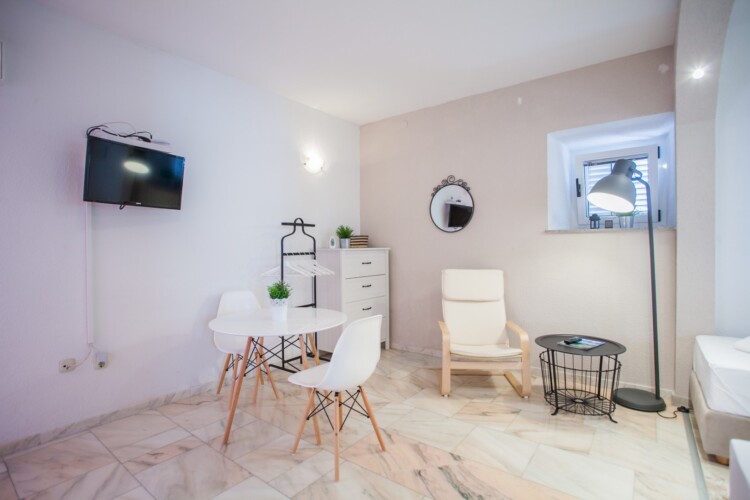 studio emotha trogir center 2pax 37