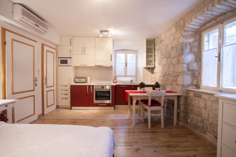 studio ursa trogir 2pax 13